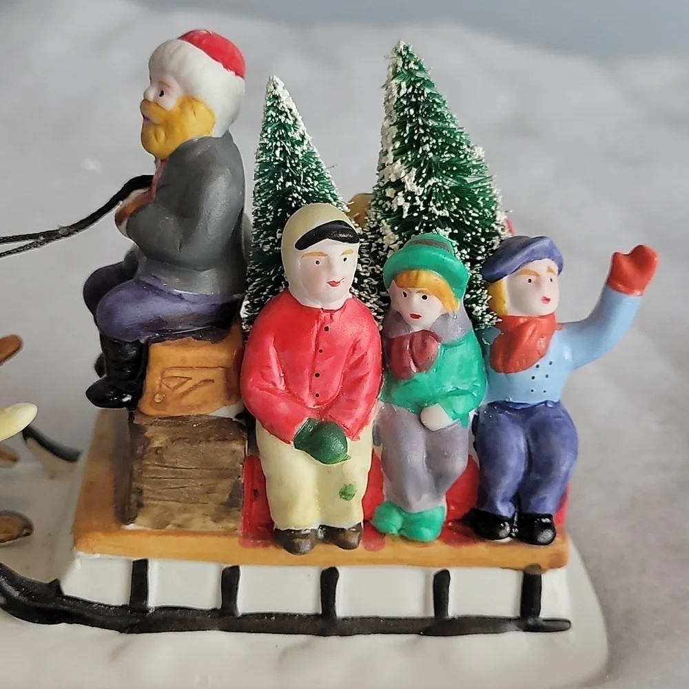1993 Vintage Lexmas Dickensvale Christmas Horse Sleigh Porcelain Figurine